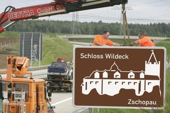 Hinweisschild an der A 72 
