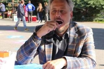 Zschopauer Athleten feiern nicht nur Siege - Sogar Zschopaus Oberbürgermeister Arne Sigmund nahm an der Typisierungsaktion teil.