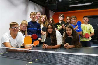 Zschopauer Ferienwoche vereint Schüler aus vier Nationen - Spiele an der Tischtennisplatte im Jugendclub High-Point lockerten die Atmosphäre auf und trugen dazu bei, dass die Jugendlichen ihre Schüchternheit ablegten.