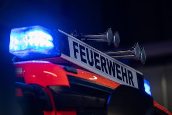 Zschopauer Feuerwehr rückt doppelt aus: Auf Löscharbeiten folgt Rettungseinsatz - Zu zwei Einsätzen wurde die Freiwillige Feuerwehr Zschopau am Sonntag gerufen.