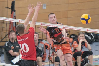 Zschopauer Regionalliga-Volleyballer entdecken den Spaß wieder - Diagonalangreifer Nick Obendorf (hinten) wurde zum Zschopauer MVP gekürt.