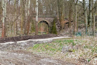 Zschopautalradweg in Erdmannsdorf: Hoffnung auf trockene Füße - Der Weg zwischen Auensportplatz und Bahnübergang soll dieses Jahr auch nach starkem Regen begehbar bleiben.