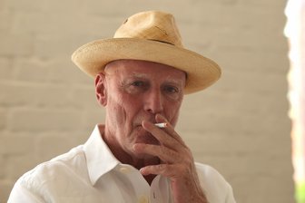 Zu Besuch bei Kurt Fliegerbauer: „Seit acht Jahren mache ich nichts mehr mit Scientology“ - Kurt Fliegerbauer: Seit 30 Jahren baut er in Zwickau wie ein Besessener. Mehr als 300 Häuser hat er saniert und umgebaut, insgesamt wahrscheinlich zwei Milliarden Euro investiert.