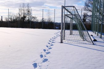 Zu große Gefahr für Spieler und Zuschauer: Testspiel des Chemnitzer FC gegen VfB Auerbach abgesagt - Ähnlich wie beim CFC-Trainingsauftakt Anfang Januar (Bild) lassen die Witterungsbedingungen auch aktuell kaum reguläre Trainings- und Spielbedingungen zu.
