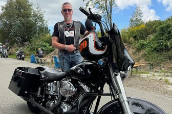 Zu Musik von Rammstein und den Onkelz: Biker feiern Sommerparty im Erzgebirge - Die „Last Heros“ um Thomas „Charly“ Frohberg freuen sich auf viele Besucher.