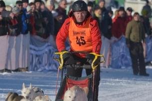 Zu warm: Schlittenhunderennen in Nassau muss ausfallen - Mit seinem Zwölfergespann Siberian Huskies ging Weltmeister Karsten Neubert in Nassau im vergangenen Jahr an den Start.