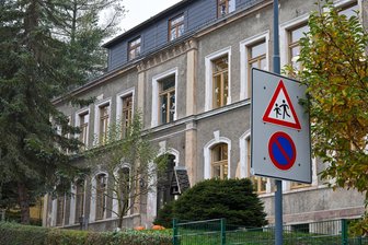 Zu wenig Schüler in Chemnitz: Schulen am Stadtrand bald vor dem Aus? - Für die Grundschule im Chemnitzer Stadtteil Kleinolbersdorf-Altenhain werden auf Jahre hinaus weniger Schulanfänger erwartet, als das Gesetz für einen Erhalt vorschreibt. Kein Einzelfall am Chemnitzer Stadtrand.