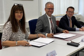 Zündstoff: Chemnitzer Rathaus will nach der Wahl mehrere Ausschüsse abschaffen - Können sich mit ihrer Forderung nach einem Wirtschaftsausschuss für Chemnitz offenbar durchsetzen: Tino Fritzsche (Fraktionschef der Ratsfraktion CDU/FDP, Mitte), seine Stellvertreterin Ines Saborowski und FDP-Stadtrat Jens Kieselstein. Einige andere Ausschüsse indes soll es laut derzeitigen Überlegungen künftig nicht mehr geben.