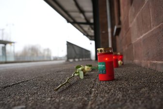 Zugbegleiter bei Kontrolle tödlich verletzt - Mordanklage - Die Tat hatte bundesweit Entsetzen ausgelöst. (Archivbild)