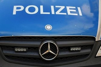 Zugkollision mit Baum - Polizei sucht Zeugen -