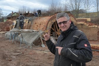 Zukunftsregion Zwickau unterstützt Kalkofen-Rettung in Grünau - Die Rettung des Industriedenkmals „Kalkringbrandofen Grünau“ kann fortgesetzt werden.