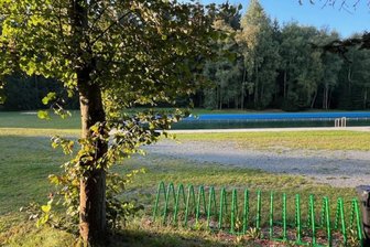 Zulauf versiegt: Was die Saison in diesem Freibad im Vogtland rettet - Das Waldbad Triebel wird von der Gemeinde in Eigenregie ohne Eintritt betrieben.