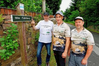 Zum 25. Mal von Oberlungwitz auf den Fichtelberg: Kann das jeder? - Mike Vogel, Ralf Roder und Jörg Ackermann (v. l.) gehören zu den Oberlungwitz Wanderurgesteinen.