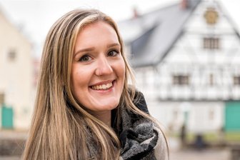 Zum Frauentag: Wie Erzgebirgerinnen ihre Rolle als Frau sehen - Die Restaurantfachfrau: Julia Biermann (27) aus Olbernhau.