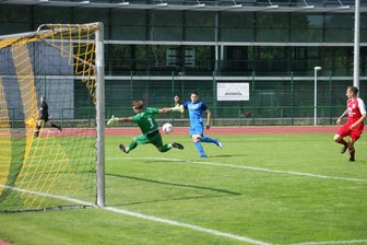 "Zum Glück ist Samstag, wir haben also Zeit zum Ausnüchtern" - Aufstiegsspiel zur Landesklasse in Flöha: Mohammed Khemiri erzielt das 1:0 für den SV Auerhammer gegen den 1. FC Pirna.