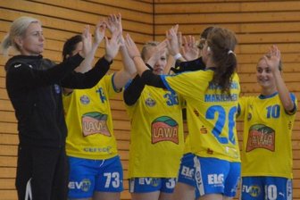 Zum Heimauftakt unter Druck - Einschwören auf die nächste Aufgabe: Nach der vermeidbaren Auftaktniederlage zum Saisonauftakt hoffen HSV-Trainerin Lucie Hribova (links) und ihre Schützlinge auf ein erfolgreiches erstes Heimspiel. 
