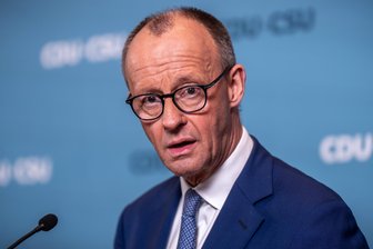 Zum Milliardenpakt: Ist Deutschland wirklich zurück? - CDU-Chef Friedrich Merz ringt um Zustimmung für den milliardenschweren Finanzpakt von Union und SPD.