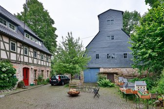 Zum Mühlentag in Langenchursdorf gibt es auch freizügige Kunst - Der Langenchursdorfer Mühlenhof soll sich am Montag füllen.