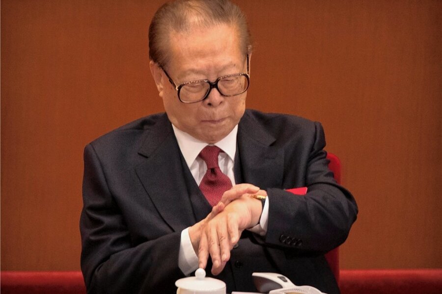 Zum Tod von Jiang Zemin: Der unterschätzte Reformer - Zeigte deutlich, wenn ihm langweilig wurde: Jiang Zemin beim Parteitag 2017. 