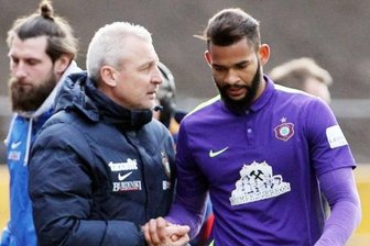 Zum Wechseln gezwungen - Cebio Soukou (rechts) wechselte im Winter von Regionalligist Rot-Weiß Essen zu Erzgebirge Aue.