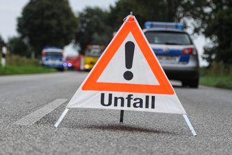 Zusammenstoß in Lunzenau - 86-Jähriger im Krankenhaus gestorben - Ein 86-Jähriger ist nach einem Unfall Anfang November in Lunzenau nun gestorben.