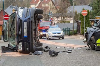 Zusammenstoß mit Fahrschulauto bei Oelsnitz -