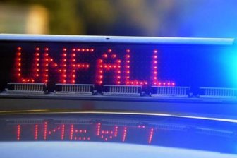 Zusammenstoß: Zwei Verletzte bei Unfall auf B 94 -