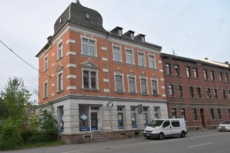 Zwangsversteigerung: 128 Jahre altes Gebäude in Wilkau-Haßlau sucht neuen Besitzer - Das Gebäude an der Kirchberger Straße in Wilkau-Haßlau steht seit vielen Jahren leer.