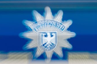 Zwei Angriffe im Bahnverkehr – Polizei sucht Zeugen - Nach zwei Angriffen im Bahnverkehr am Wochenende bittet die Polizei um Hinweise. (Symbolbild)