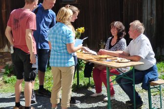 Zwei attraktive Strecken zur 5. Bad Brambacher Wanderung - Die Bad Brambacher Wanderung - hier ein Bild aus dem Jahr 2019 - ist bei Wanderern in der Region beliebt.