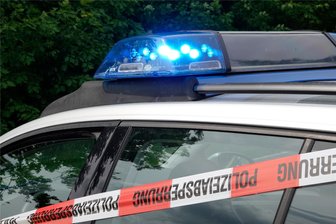 Zwei Autos in Erlau zusammengestoßen - Die Polizei eilte in den Ortsteil Milkau.