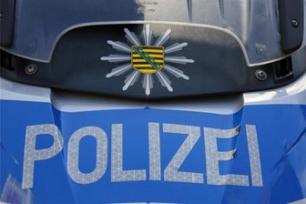 Zwei Autos kollidieren in Limbach-Oberfrohna: 7000 Euro Sachschaden - Der Sachschaden beläuft sich auf insgesamt etwa 7000 Euro.