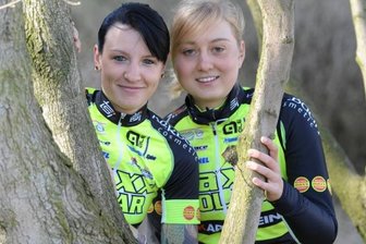 Zwei Chemnitzerinnen im Meisterteam - Lucy Coldwell - Die beiden Chemnitzerinnen starten mit unterschiedlichen Voraussetzungen: Während Theres Klein (l.) schon jahrelange Erfahrungen besitzt, bestreitet Johanna Dietrich ihre erste Saison in der Frauen-Bundesliga, die am Wochenende in Karbach und Merdingen beginnt.