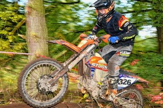 Zwei der drei Hoffnungen platzen - Jeremy Nimmrich hat nach zwei Tagessiegen in Burg noch die Chance auf den Gesamtsieg. 
