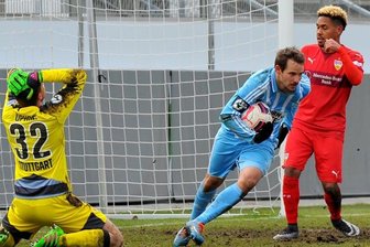Zwei Elfmeter, aber nur ein Punkt - Torschütze Anton Fink hatte es nach der Verwandlung des Strafstoßes eilig. Letztlich blieb es aber beim 1:1 des CFC in Stuttgart.