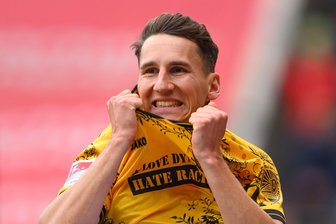 Zwei Elfmeter, drei Tore – Dynamo Dresden führt und verliert gegen den SC Paderborn - Keine Punkte, trotz guter Leistung. Dynamos Konrad Faber kann es nicht fassen.