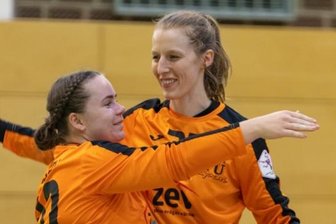Zwei Frauen, ein Ziel: Möglichst wenig Gegentreffer für Zwickau - Aud Ingrid Silseth (links) und Nele Kurzke (rechts) kamen bisher im BSV-Tor etwa auf die gleichen Einsatzzeiten. Charley Zenner kämpft als Nummer 3 nach ihrer Gehirnerschütterung im August um den Anschluss. 
