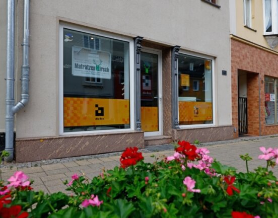 Zwei Jahre "Box" in Glauchau: Die Bilanz fällt durchwachsen aus - In der Glauchauer "Box" an der Leipziger Straße ist derzeit das Unternehmen Matratzen Hirsch eingemietet.