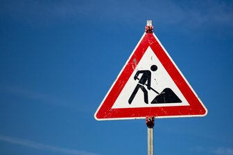 Zwei Kreisstraßen im Erzgebirge in den kommenden Wochen voll gesperrt - Mit den Sommerferien beginnt auch der Straßenbau im Erzgebirge.