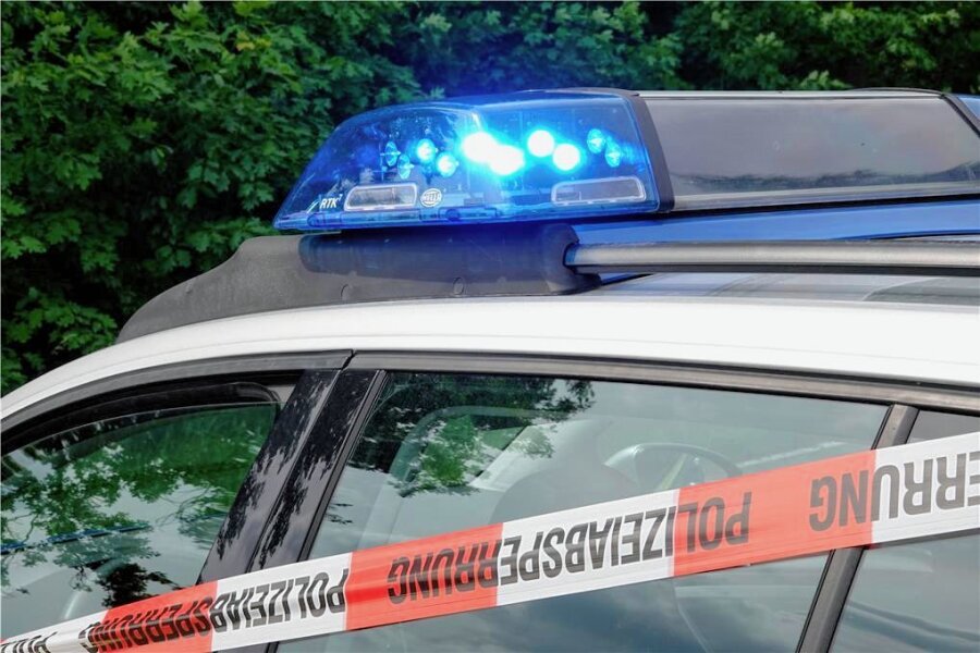 Zwei Menschen bei Unfall in Obergräfenhain verletzt - Die Polizei eilte zu einem Verkehrsunfall nach Obergräfenhain. 