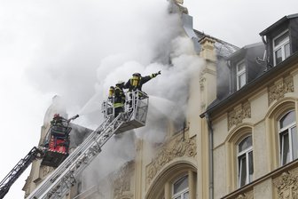 Zwei Menschen sterben bei erneutem Brand in Problemviertel -