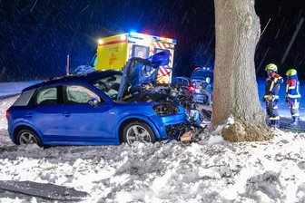 Zwei Menschen verletzen sich bei Unfall im Erzgebirge schwer - Unfallort Schlettau: Zschöppelstraße zwischen der B 101 und dem Abzweig nach Walthersdorf.