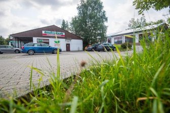 Zwei Orte streiten um Pläne für Lebensmittelmarkt - Wo derzeit Wreesmann und andere Geschäfte angesiedelt sind, könnte ein großer Lebensmittelmarkt entstehen. 