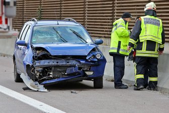 Zwei Schwerverletzte bei Unfall auf A 4 -