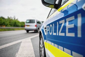 Zwei Schwerverletzte bei Unfall auf der A4 - Rettungshubschrauber im Einsatz -
