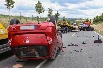 Zwei Schwerverletzte bei Unfall auf der B 174 -