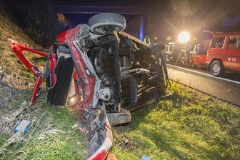 Zwei Schwerverletzte bei Unfall auf der B174 -