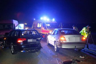 Zwei Schwerverletzte bei Unfall in Chemnitz-Röhrsdorf - 
