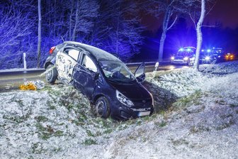 Zwei Schwerverletzte nach Glätteunfall auf der B101 -