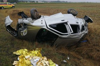 Zwei Schwerverletzte nach Unfall bei Großvoigtsberg - Zwei Schwerverletzte sind am Sonntagnachmittag nach einem Unfall auf der B 101 bei Großvoigtsberg ins Krankenhaus gebracht worden. 